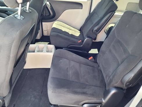Used 2016 Dodge Grand Caravan SE w/ Quick Order Package 29E SE FWD image 11