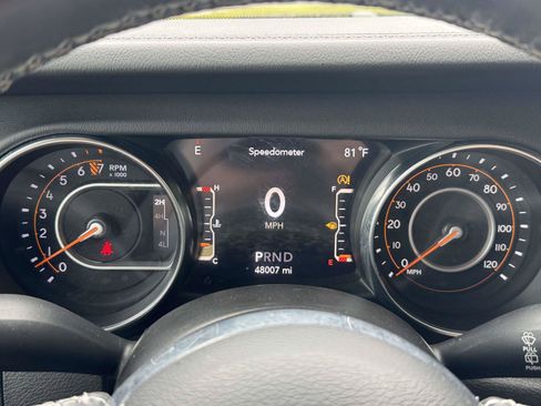 Used 2022 Jeep Wrangler Unlimited Sahara w/ LED Lighting Group AWD/4WD image 19