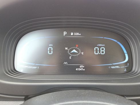 Used 2023 Hyundai Venue Limited FWD image 25