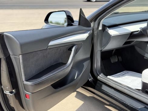 Used 2023 Tesla Model 3 Standard Range image 9