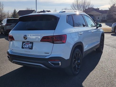 Used 2022 Volkswagen Taos SE w/ Panoramic Sunroof Package image 9