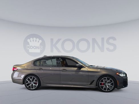 Used 2022 BMW M550i xDrive w/ Dynamic Handling Package AWD/4WD image 4