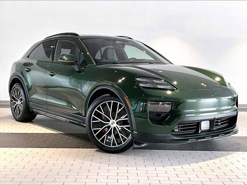 Used 2025 Porsche Macan 4S Electric image 12