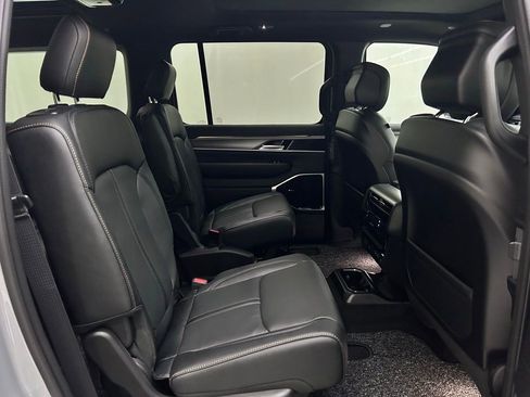 New 2026 Jeep Grand Wagoneer L 4WD image 17