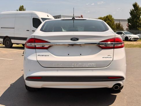 Used 2018 Ford Fusion SE w/ Equipment Group 602A FWD image 9