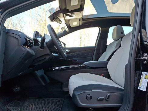 Certified 2025 Volkswagen ID.4 Pro S Plus image 12