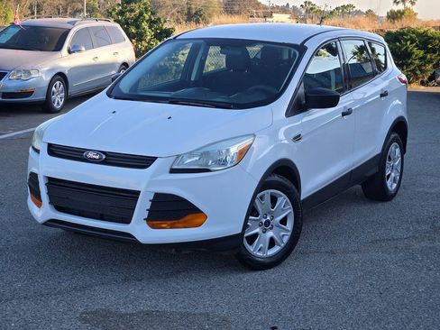 Used 2015 Ford Escape S FWD image 3