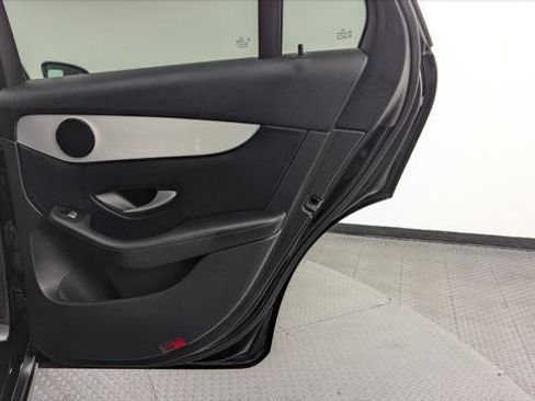 Used 2019 Mercedes-Benz GLC 300 image 22