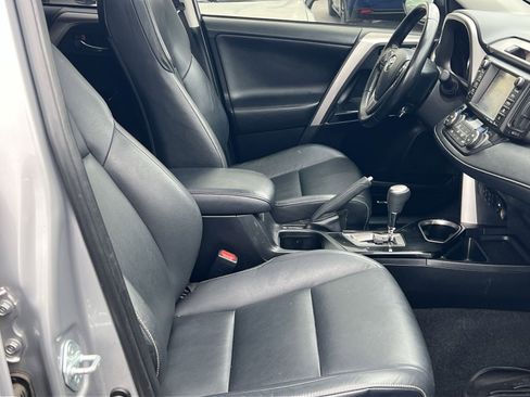 Used 2017 Toyota RAV4 Limited image 25