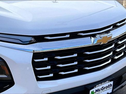 Used 2025 Chevrolet Equinox LT image 32