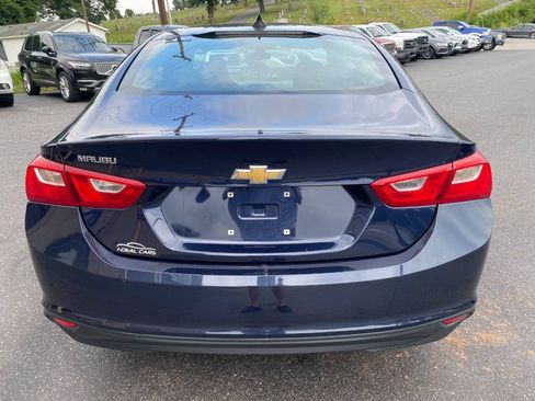 Used 2018 Chevrolet Malibu LS FWD image 4