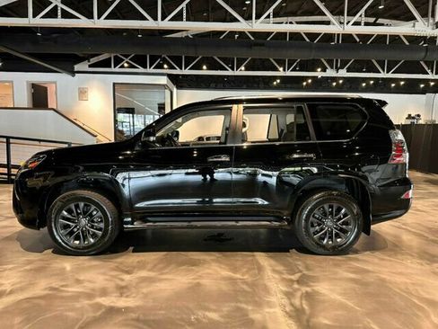 Used 2023 Lexus GX 460 Premium w/ Premium Package AWD/4WD image 2