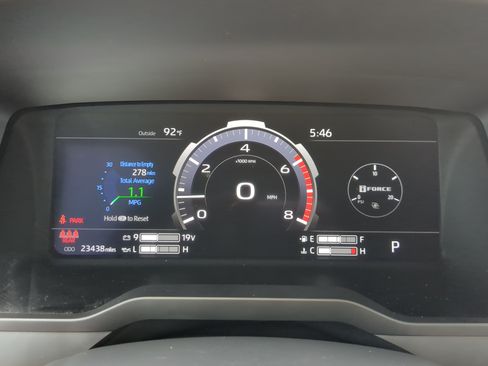 Used 2024 Toyota Tundra Limited AWD/4WD image 25