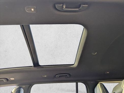 Certified 2022 Jeep Grand Cherokee L Overland image 20