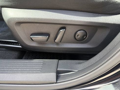 Used 2023 Nissan Rogue SV FWD image 16
