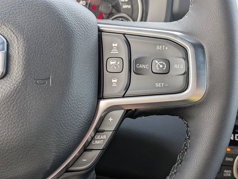 New 2026 RAM 1500 4x4 Crew Cab image 34