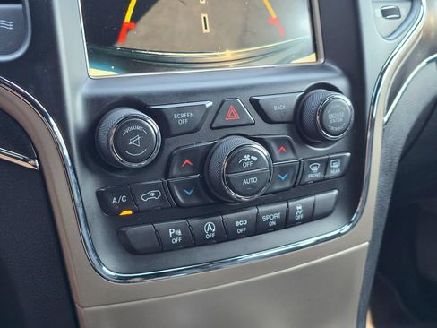 Used 2017 Jeep Grand Cherokee Limited w/ Luxury Group II AWD/4WD image 21