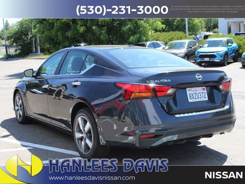Used 2021 Nissan Altima 2.5 SV FWD image 9
