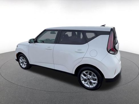 Used 2025 Kia Soul LX w/ LX Technology Package image 10