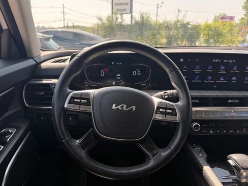 Used 2024 Kia Telluride EX w/ EX Captain's Chair Package AWD/4WD image 12