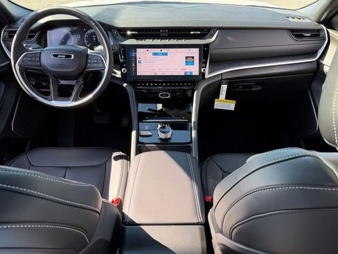 New 2026 Jeep Grand Cherokee Limited AWD/4WD image 17
