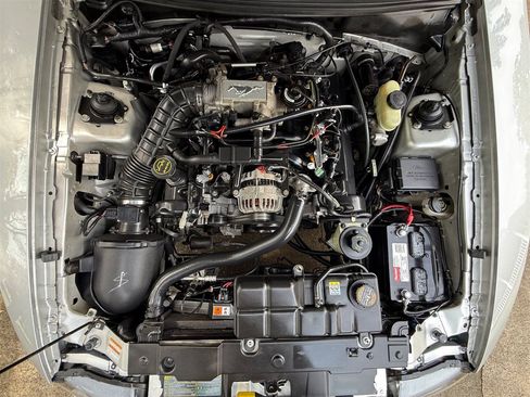 Used 2001 Ford Mustang GT RWD image 68