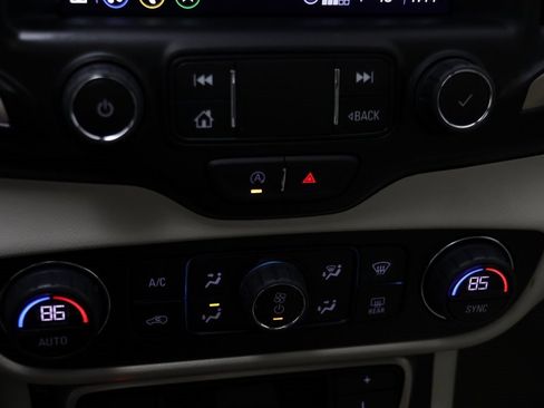 Used 2024 GMC Terrain Denali w/ Denali Premium Package image 12