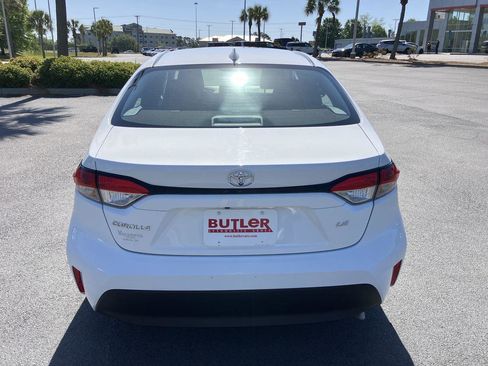 Used 2025 Toyota Corolla LE image 4