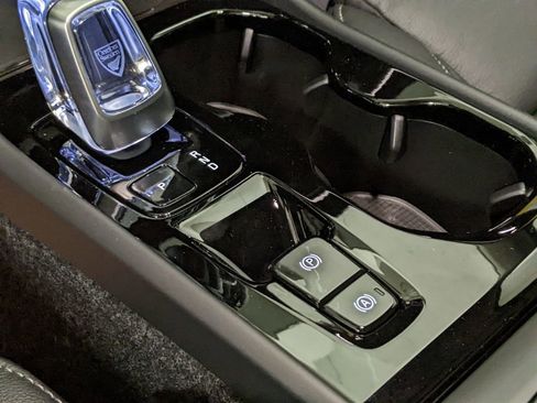 New 2026 Volvo XC40 B5 Plus w/ Climate Package image 20