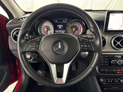 Used 2015 Mercedes-Benz GLA 250 4MATIC image 17