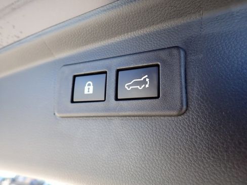 Certified 2023 Subaru Outback Limited image 9