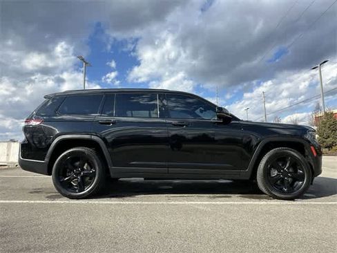 Used 2023 Jeep Grand Cherokee L Limited w/ Luxury Tech Group II image 3