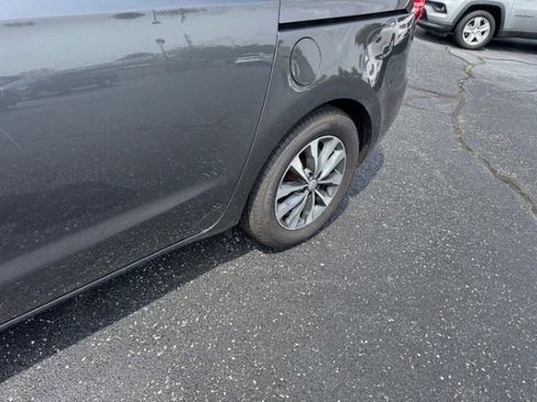 Used 2016 Kia Sedona SX image 7