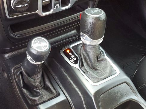 Used 2019 Jeep Wrangler Unlimited Sport AWD/4WD image 19