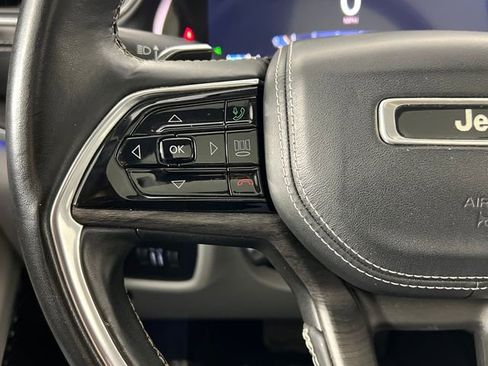 Used 2021 Jeep Grand Cherokee L Overland w/ Luxury Tech Group IV image 36