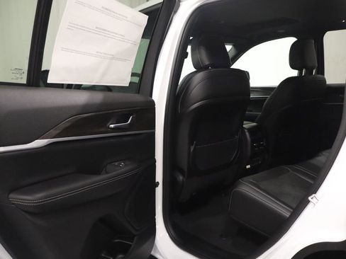 New 2026 Jeep Grand Cherokee Altitude AWD/4WD image 12