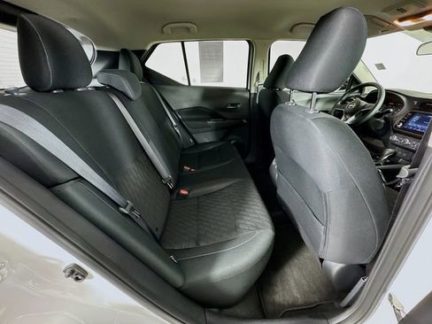 Used 2024 Nissan Kicks SV image 28