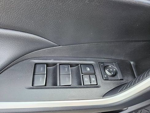 Used 2025 Toyota RAV4 XLE AWD/4WD image 27