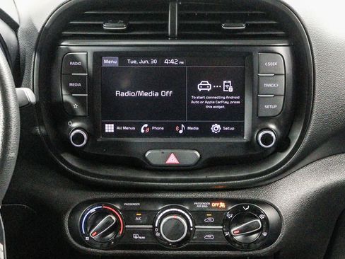 Used 2023 Kia Soul LX FWD image 14