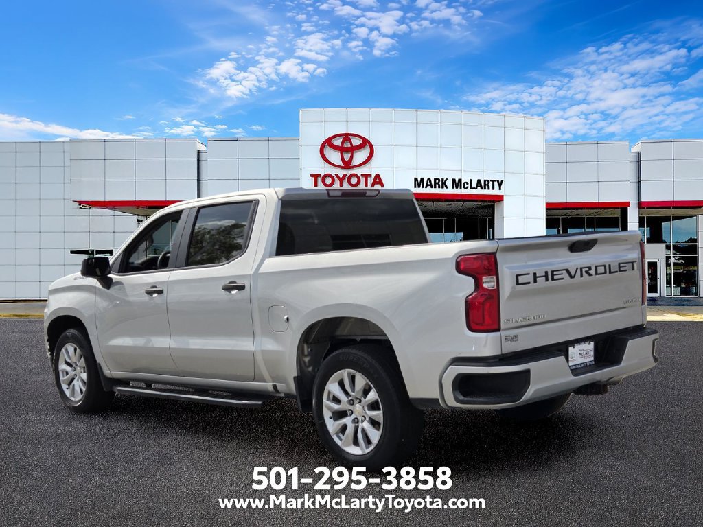 Used 2020 Chevrolet Silverado 1500 Custom w/ Custom Value Package RWD image 3