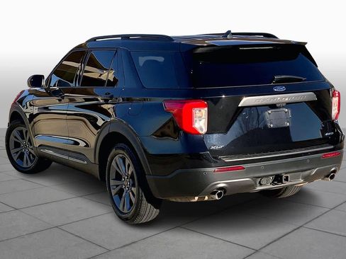 Used 2022 Ford Explorer XLT w/ Equipment Group 202A image 11