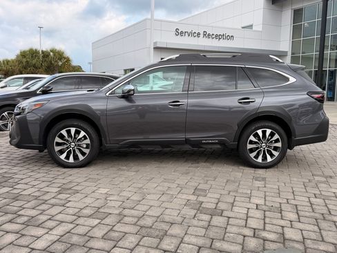 Used 2025 Subaru Outback Touring w/ Popular Package #2 AWD/4WD image 9