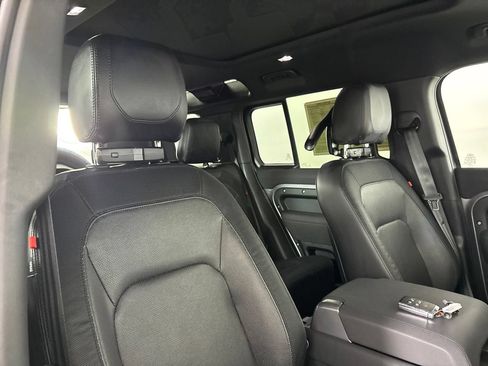 Used 2023 Land Rover Defender 110 X-Dynamic SE AWD/4WD image 29