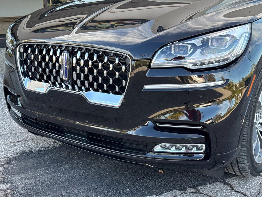 Used 2023 Lincoln Aviator Grand Touring w/ Equipment Group 301A AWD/4WD image 8