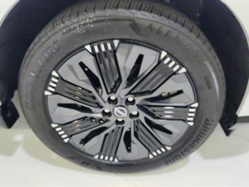 Certified 2025 Nissan Murano Platinum w/ Cargo Package image 33