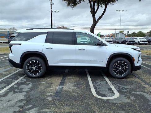 New 2026 Chevrolet Traverse LT w/ Sun and Wheel Package image 5