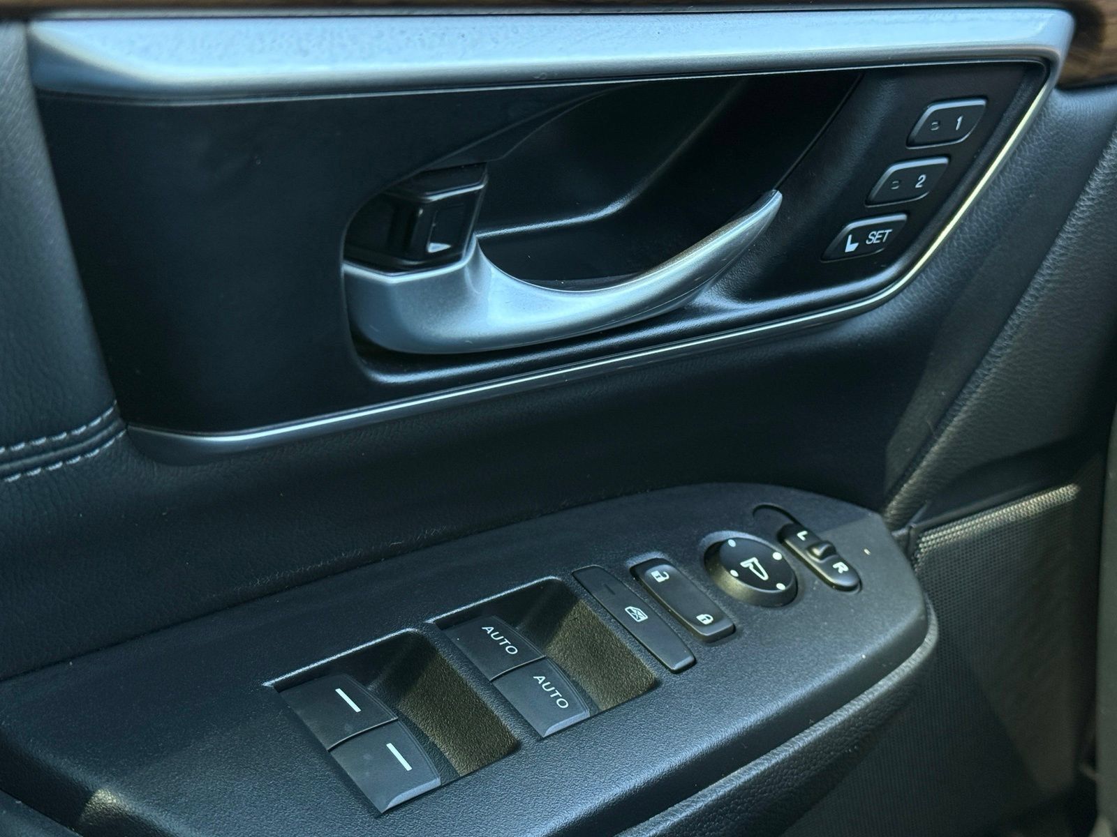 Used 2021 Honda CR-V EX-L image 30