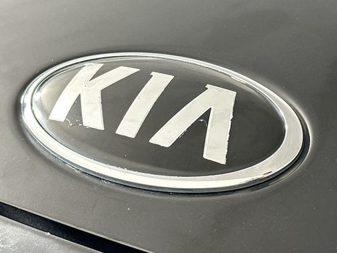 Used 2020 Kia Soul LX FWD image 15