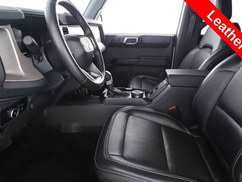 Used 2025 Ford Bronco Outer Banks AWD/4WD image 16