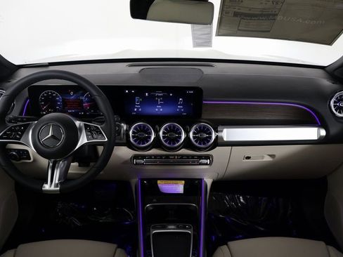 New 2026 Mercedes-Benz GLB 250 4MATIC image 4